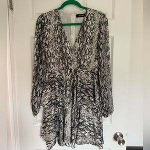 DO+BE Monochrome Snake Print Long Sleeve Dress